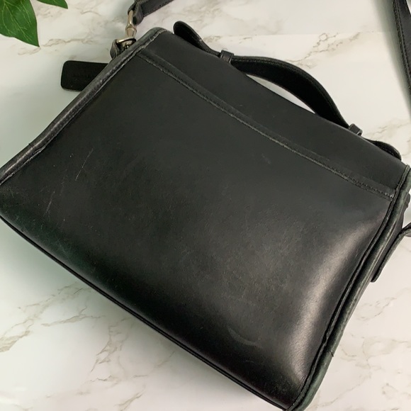 Coach Black Vintage Court 9870 Leather Crossbody Bag - Picture 7 of 9